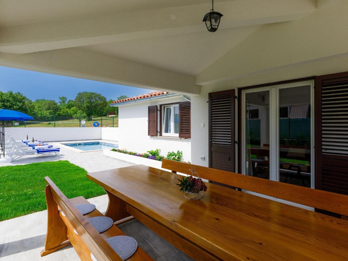 Holiday Home Casa Gverino By Interhome Plomin Eksteriør bilde
