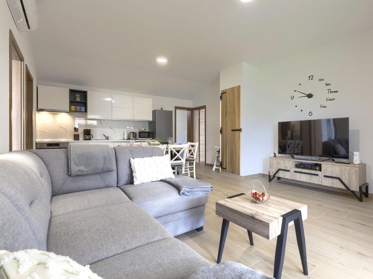 Holiday Home Casa Gverino By Interhome Plomin Eksteriør bilde