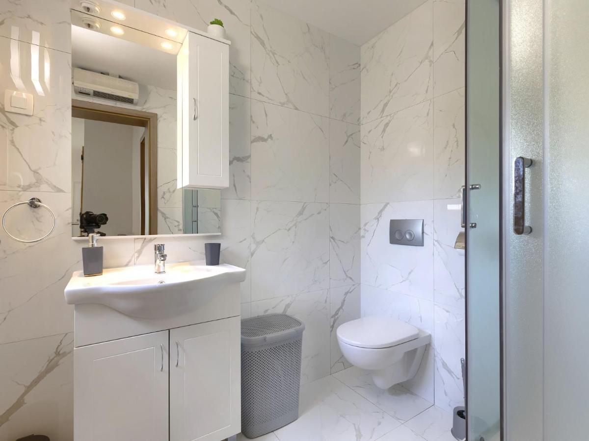 Holiday Home Casa Gverino By Interhome Plomin Eksteriør bilde